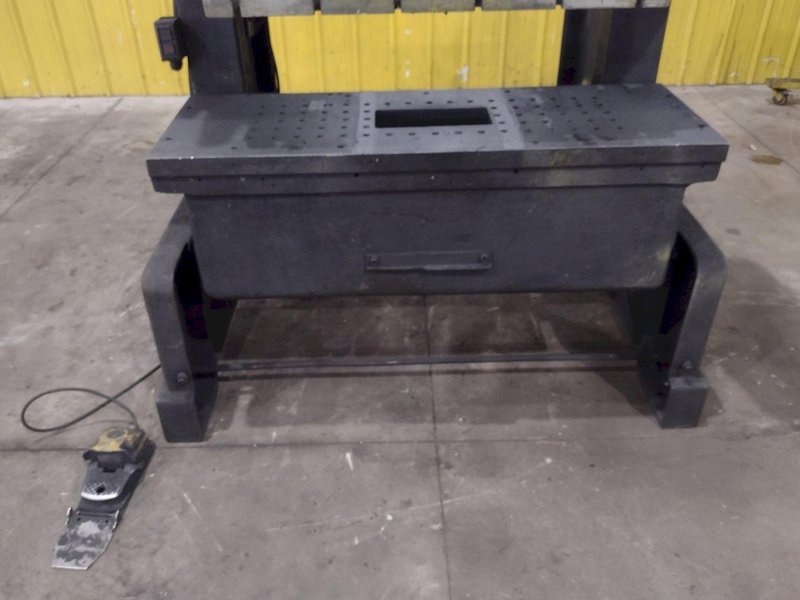 40 TON ROUSSELLE MODEL #4-B O.B.I. PRESS: YOBRO #25849