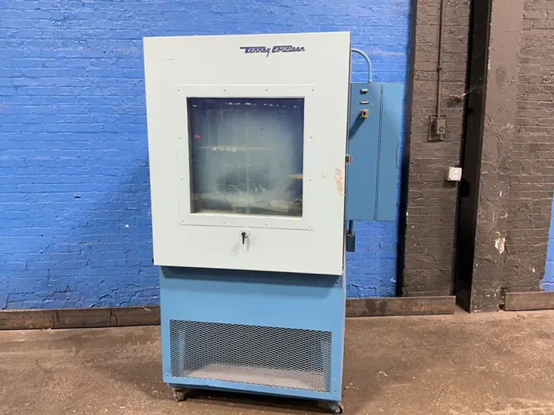 TENNEY ENGINEERING INC 14 CUBIC FT ENVIRONMENTAL TEMPERATURE AND HUMIDITY TEST CHAMBER  -  T14RC