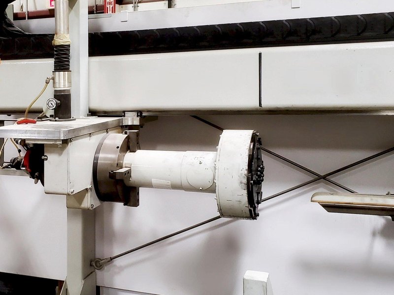 Mazak Space Gear U44 2.5KW 6 Axis w/Rotary &amp; Tube Loader