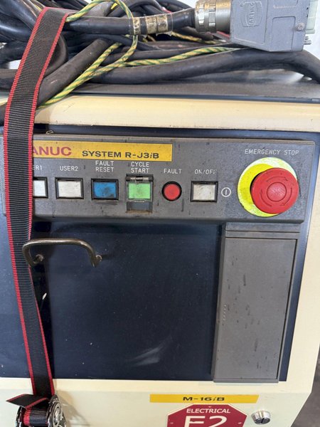 FANUC M-6iB/20 6 AXIS ROBOT W/ R-J3IB CONTROLLER. STOCK # 1005624