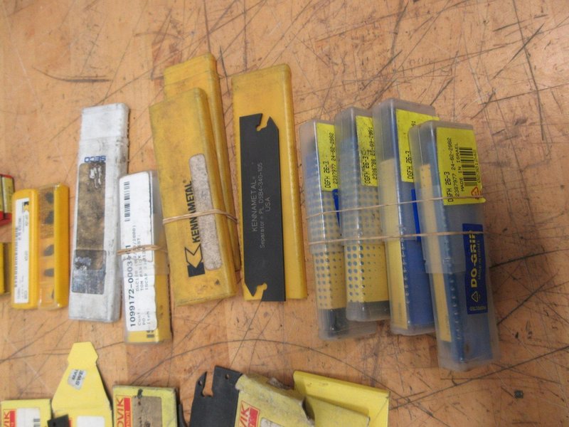 Cutoff Holders and Inserts, Iscar, Sandvik, Kennametal,  **Mostly New**- Auction Item