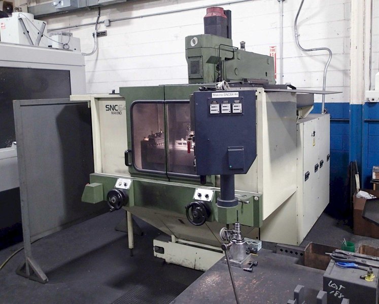 Makino SNC64-A15 Graphite Mill VMC, 1996 – Video Available
