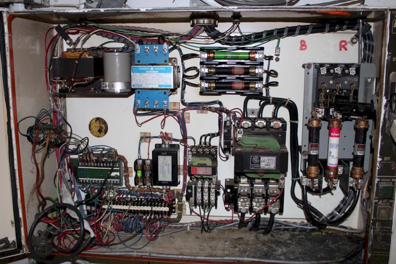 175 TON CINCINNATI HYDRAULIC PRESS