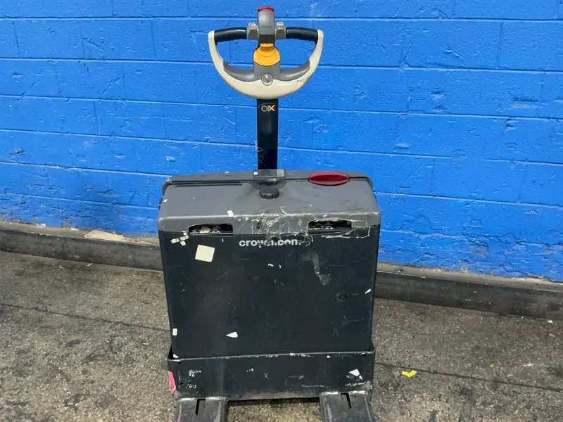 CROWN 4500 LBS ELECTRIC PALLET JACK  -  WP3035-45