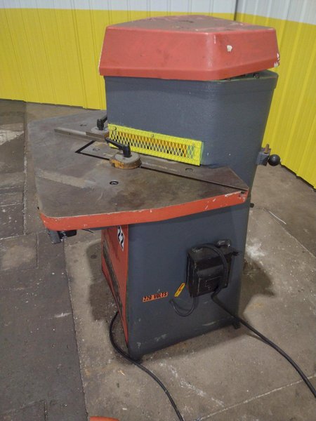 10&quot; X 10&quot; X 1/8&quot; COMACA MODEL EHN-260 UNIPUNCH HYDRAULIC NOTCHER: STOCK 12983