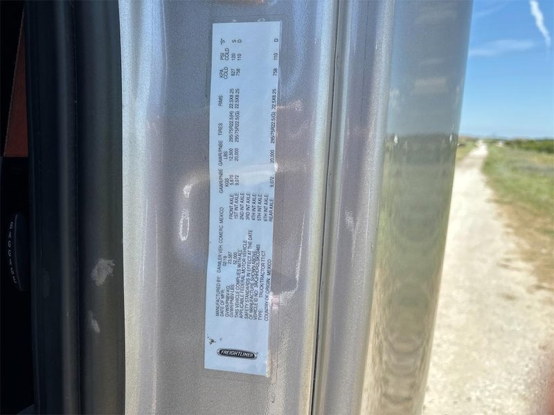 2020 Freightliner Cascadia 126 3AKJHHDR2LSKC0465