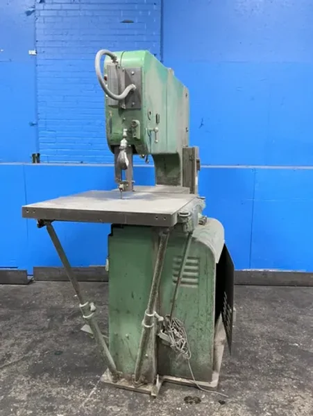 DO ALL 30” X 30” VERTICAL BAND SAW   -  V-36