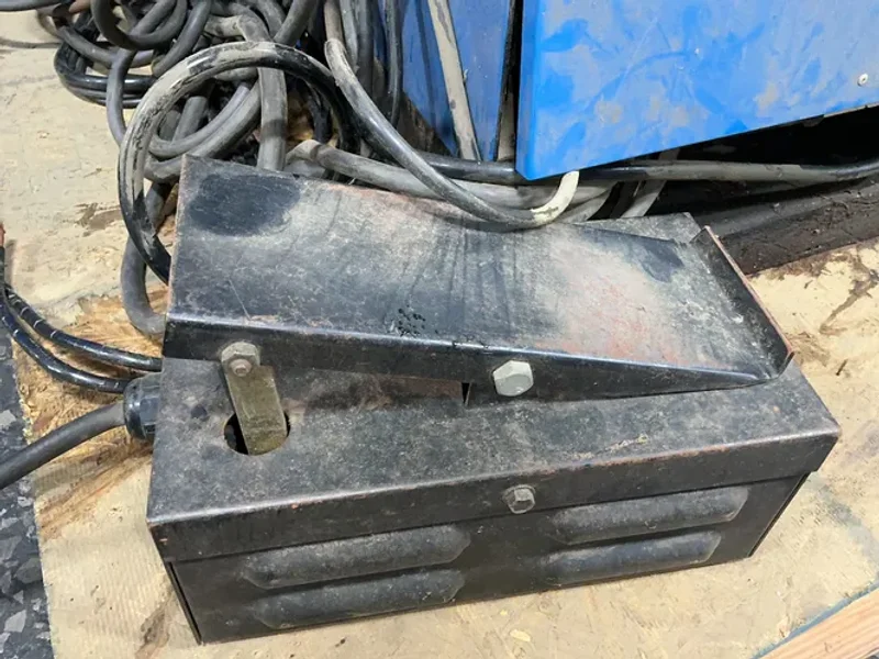 Miller 200/250 Amp Welder W/ Cooler - Syncrowave 250