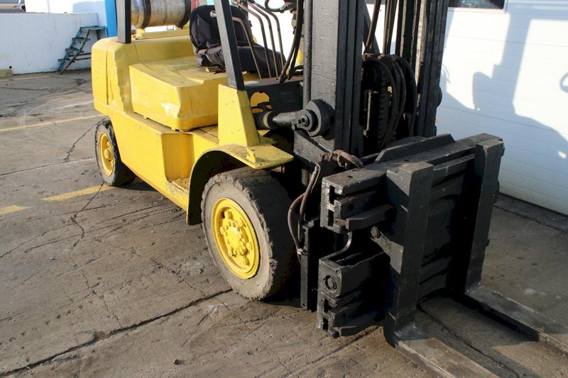 8000 LBS CATERPILLAR PROPANE FORKLIFT: STOCK #75938