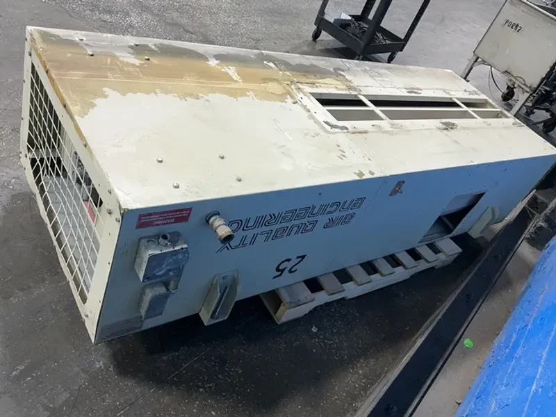 AIR QUALITY ENGINEERING INC. 5 HP FUME COLLECTOR  -  AQE 4000
