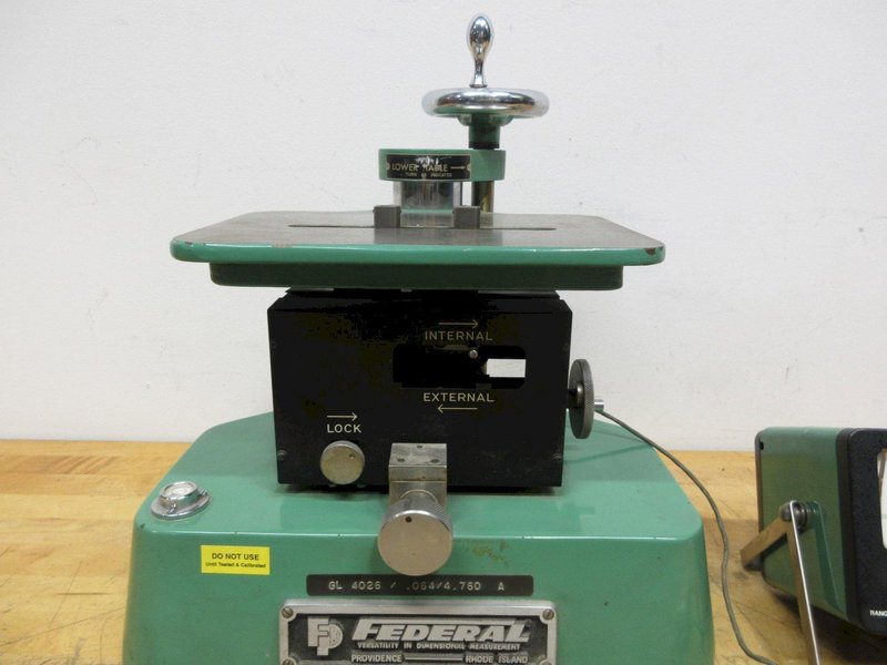 Federal Electronics 136B-2-R1 Precision Adjustable Bore Comparator .00005" with 136B-2R1 Analog Gage Readout and Battery- Auction Item