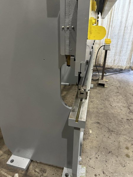 55 TON X 8' PACIFIC HYDRAULIC PRESS BRAKE: STOCK #76972