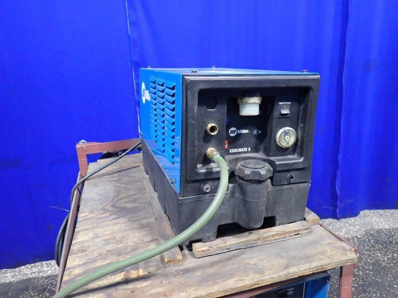 MILLER 200 A WELDER   -  SYNCROWAVE 250