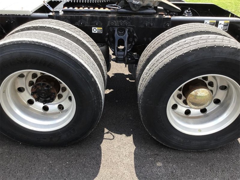 2023 Peterbilt 579 1XPBDP9X9PD854346