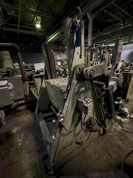 Hall model RT3 permenant molding machine with controls s/n 5008, 33&quot; x 20&quot; platen