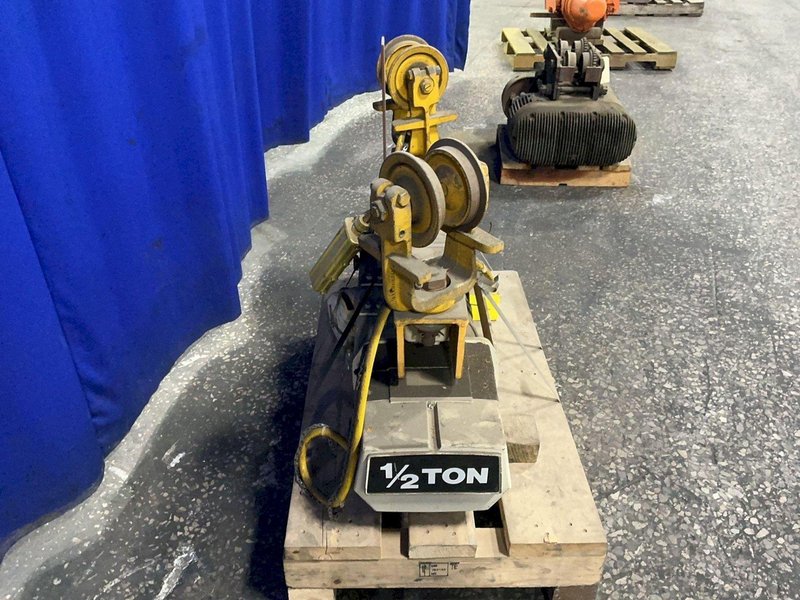 COFFING 1/2 TON HOIST