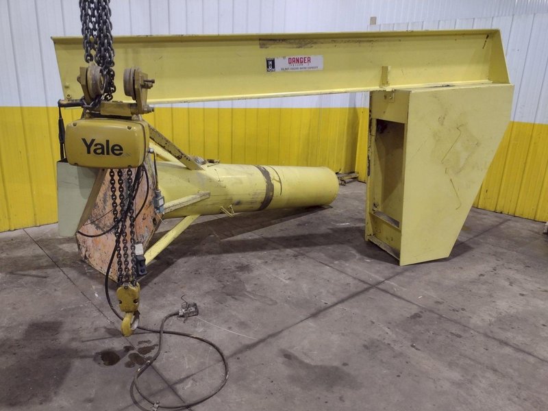 5 TON x 8' x 10' JIB ARM CRANE W/ 3 TON YALE HOIST: YOBRO #24982