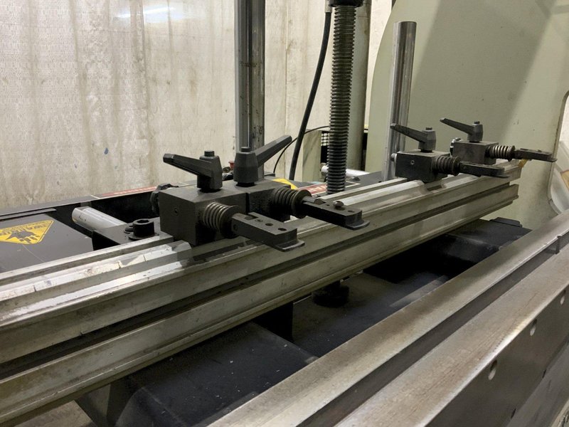 60 TON X 6' ACCURPRESS MODEL 7606 CNC HYDRAULIC PRESS BRAKE: STOCK #80830