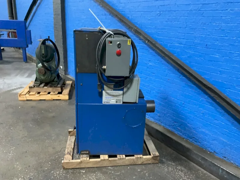 DONALDSON 21.5” X 28” X 5” DUST COLLECTOR  -  VS 550
