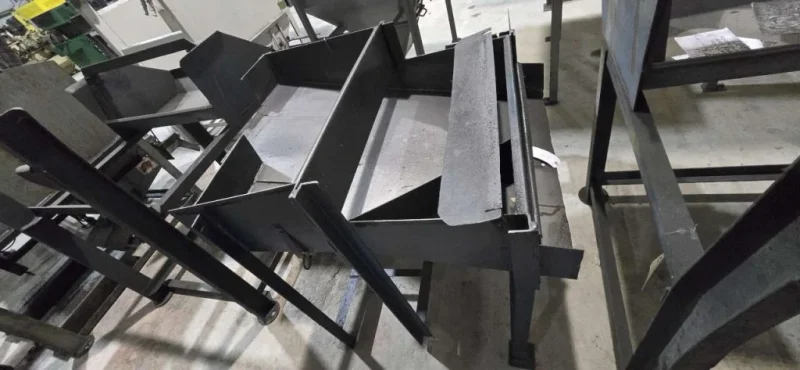 36" to 24" Exit Blue Manual Parts Hopper