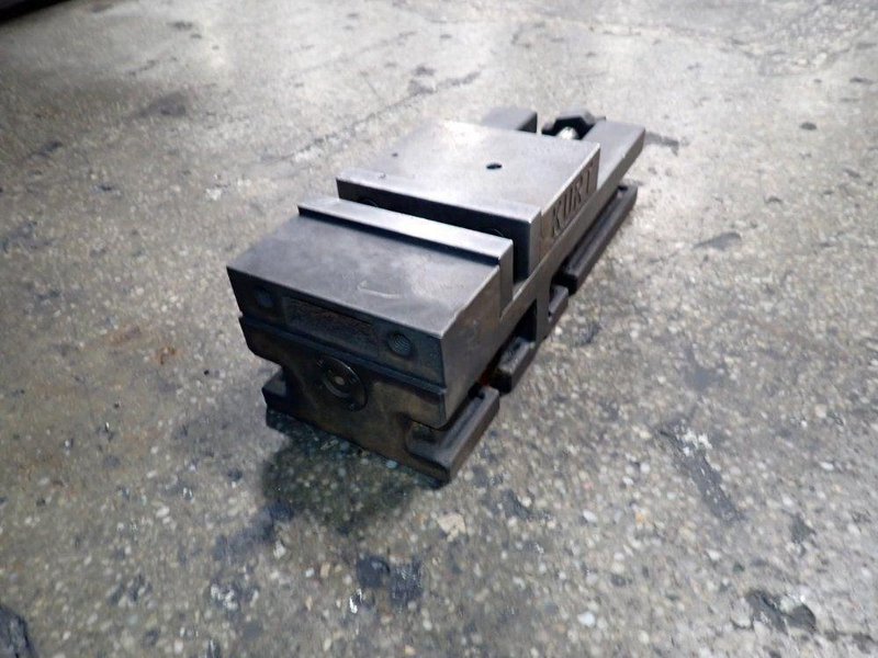 KURT 11.5" X 6" VISE