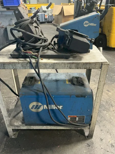 Miller  450 A  Welder  - Invision 456mp