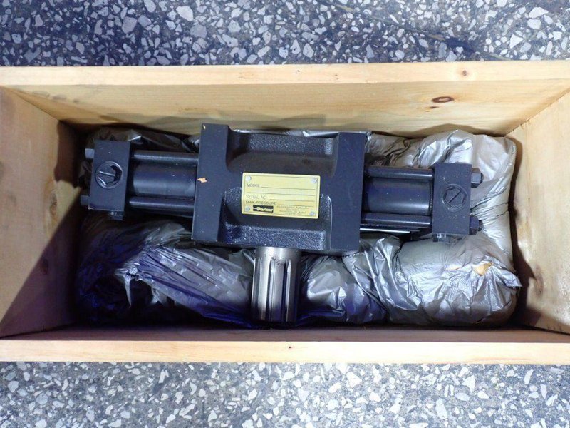 PARKER 3000 PSI HYDRAULIC RACK AND PINION ROTARY ACTUATOR  -  HTR30-0908C-AE12V-C