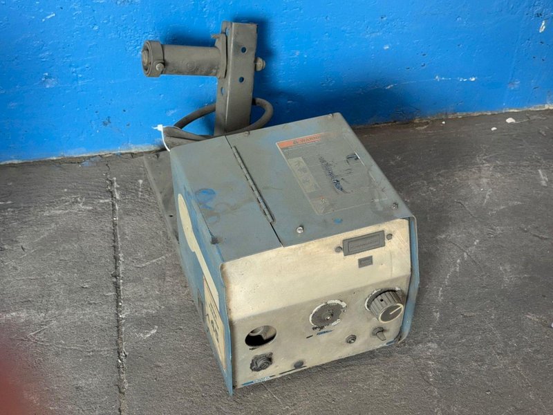 MILLER WIRE FEEDER  -  24A