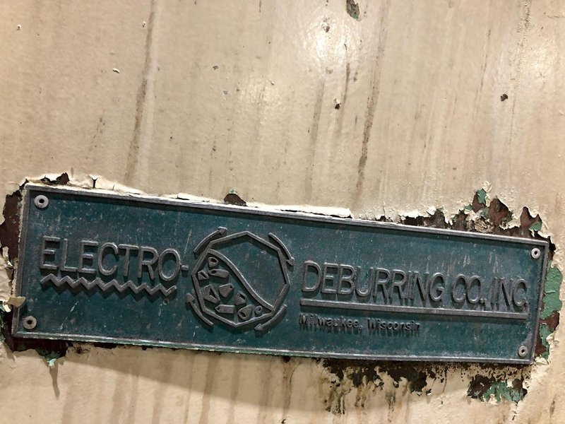 4 CUBIC FOOT ELECTRO-DEBURRING COMPANY  MODEL #R32 TUB TYPE VIBRATORY FINISHING MACHINE : STOCK #17209