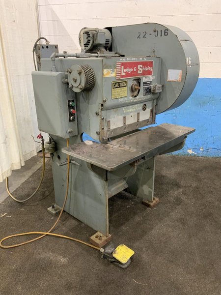 24" X 10 GA LODGE &amp; SHIPLEY MODEL 2CT40 POWER SQUARING SHEAR: STOCK #80981