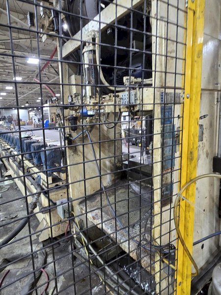 60 TON BLISS MODEL #C2-60 GAP FRAME STAMPING PRESS 8" STROKE: YOBRO #24932