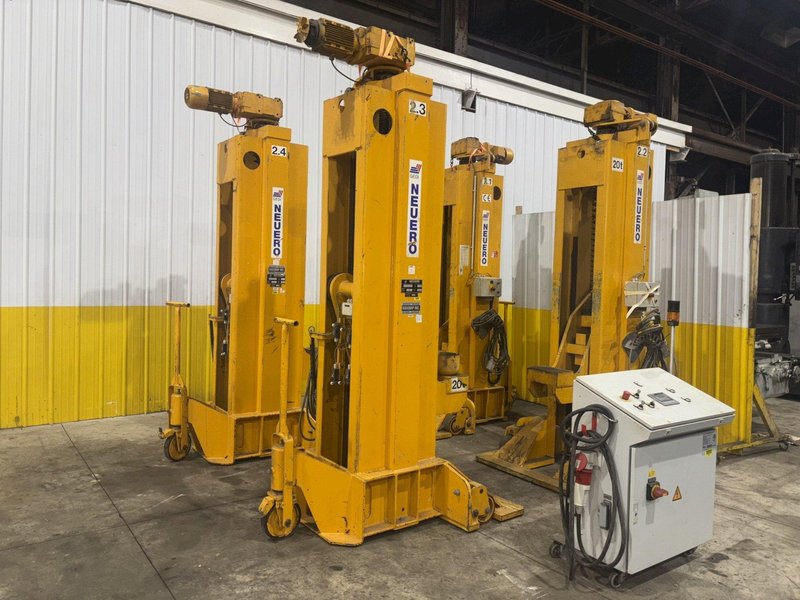 (4) 20 TON (160,000 LBS TOTAL) RAILWAY / NEUERO HEAVY DUTY MOBILE VERTICAL LIFT JACKS: YOBRO #23870
