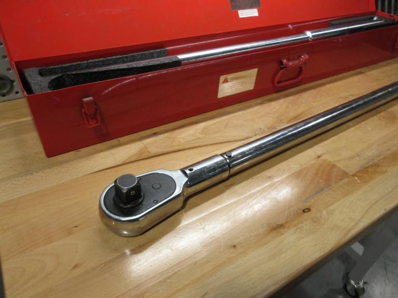 CDI 10005MFRMH Micrometer Torque Wrench: 1" Drive Size, 200 ft-lb to 1000 ft-lb- Auction Item