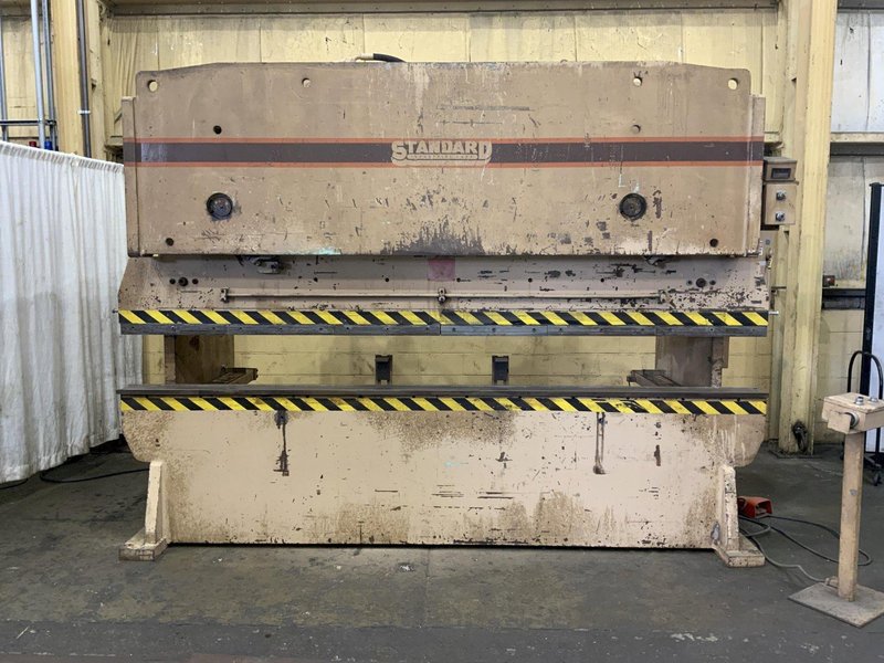 200 TON X 12' STANDARD HYDRAULIC PRESS BRAKE: STOCK #79764