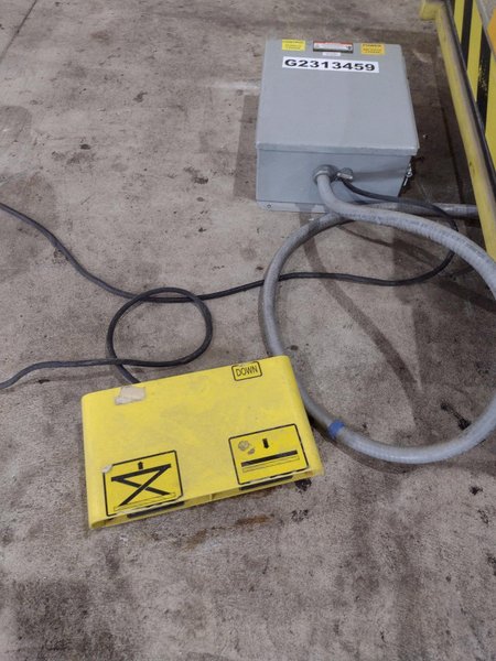 6' X 39" SOUTHWORTH HYDRAULIC ROLLER TOP LIFT TABLE: YOBRO #24781