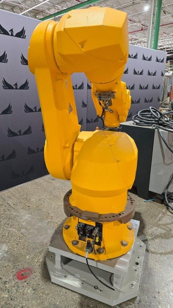 STAUBLI TX200 / CS8C TX200 ROBOTIC ARM AND CABINET – NO TEACH PENDANT USED