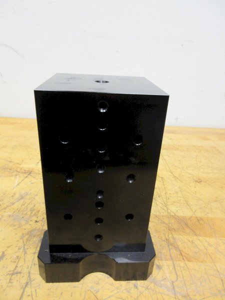 5th Axis R96-V75XT4(125.73mm x 125.73mm x 200mm) Tombstone, 4 Face Aluminum- Auction Item