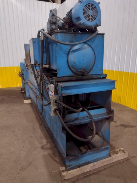 30&quot; X 40&quot; KMF MODEL 3040L CLOSED END HYDRAULIC HORIZONTAL BALER: STOCK #17911
