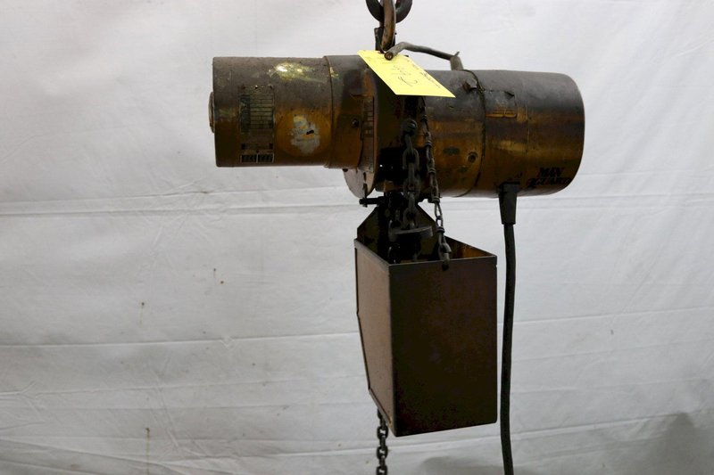 1/4 TON BUDGIT MODEL #113450-10 ELECTRIC POWERED CHAIN HOIST : STOCK #11992