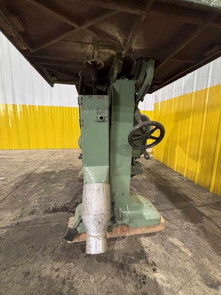 35.5&quot; x 20&quot; TANNEWITZ MODEL #GH VERTICAL BAND SAW:  STOCK #23156