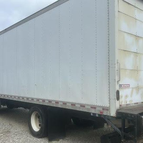 International 4300 Medium-Duty Straight Truck, 2018 – 24′ Box Truck, Cummins Diesel, Allison Automatic