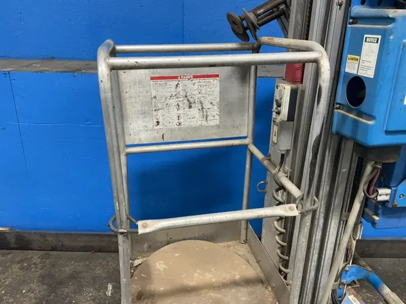 GENIE INDUSTRIES 350 LBS ONE MAN BASKET LIFT   -  AWP-25S