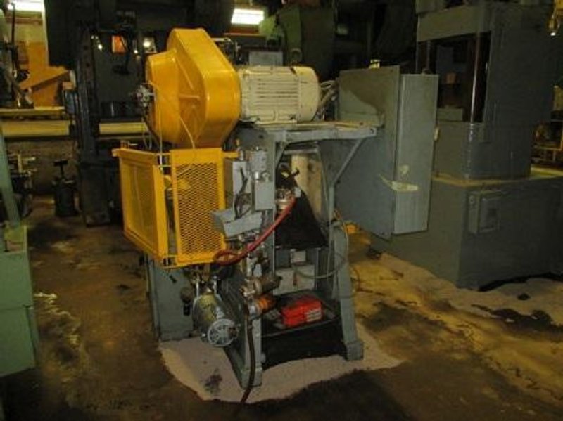 15 TON, V &amp; O MODEL #15 OPEN BACK INCLINABLE SINGLE CRANK PRESS