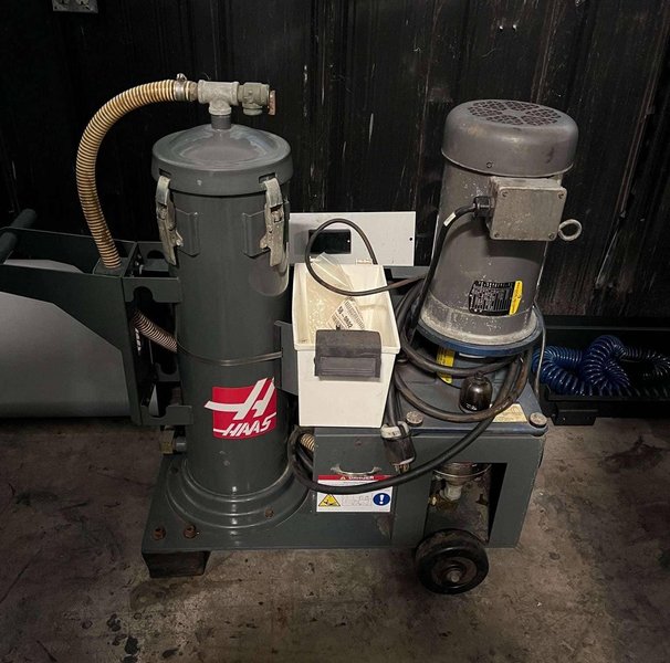 Haas VF-5/50 CNC Vertical Machining Center – 50 Taper Mill