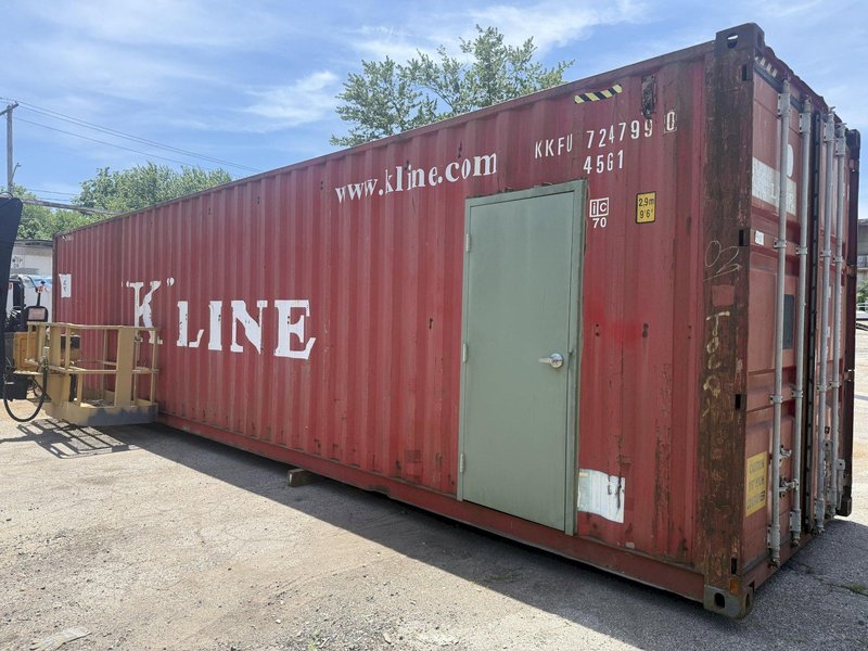 40' KAWASAKI SHIPPING CONTAINER, WITH POWER &amp; INSULTED WITH HEAT: YOBRO #25220