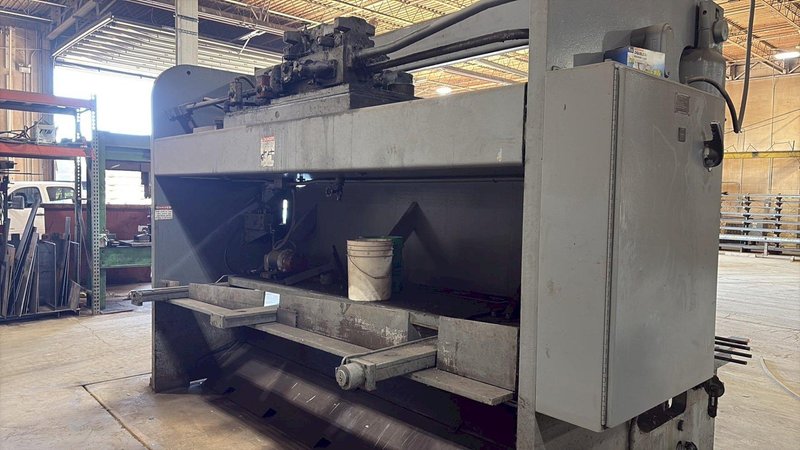 1 - Preowned Cincinnati Shear 12FT x 3/8", Model# 3DL12, 480V 3 Phase