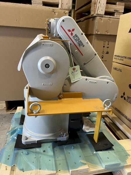 Mitsubishi RV-7FR-D 15.4lb Industrial Robot System For Sale - New In Box