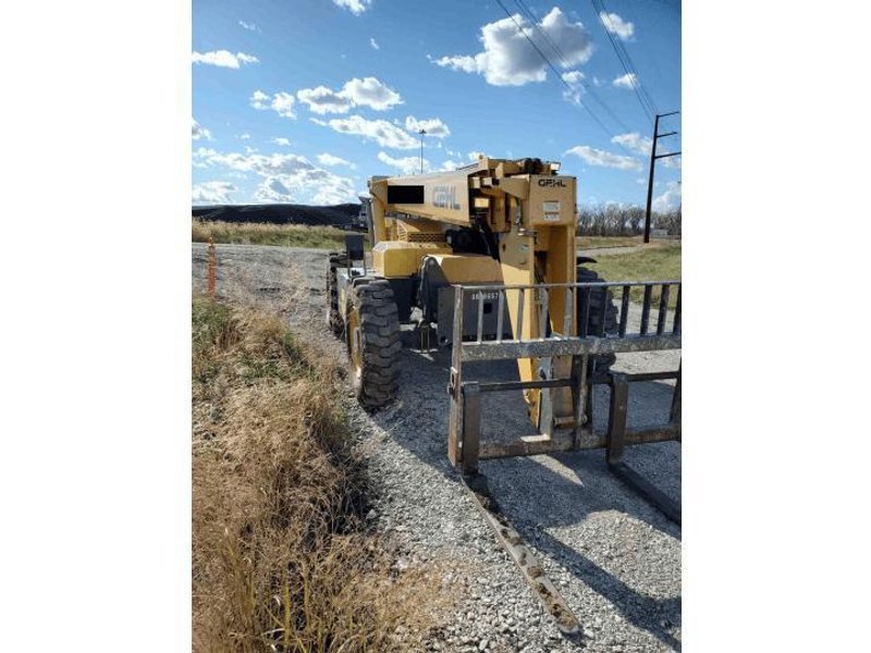 Gehl RS8-42 8,000 Lb Telehandler Lift, 2015 – 42′ Lift Height, Low Hours