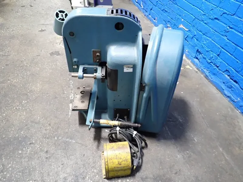 AMP BENCH PUNCH  -  565435-5