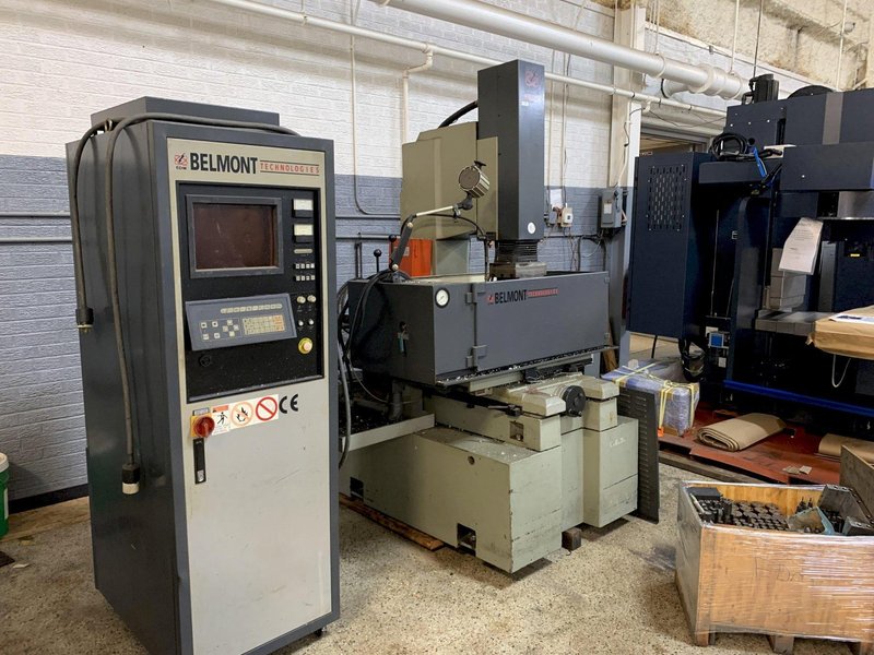 Belmont Maxicut 75 amp EDM Machine, s/n 97FB23604, with System 3R Tooling